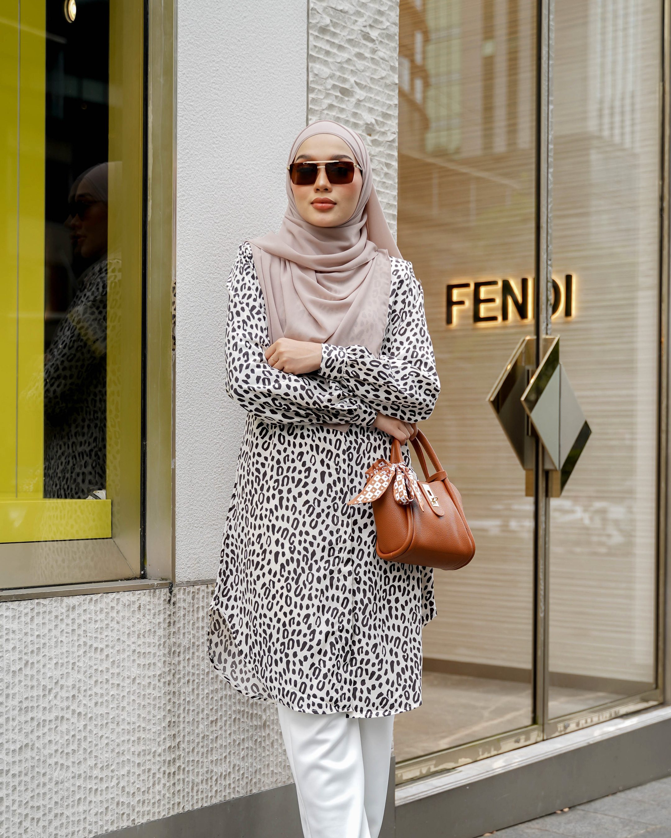 Blouse Nazuha - Whitey Cheeta