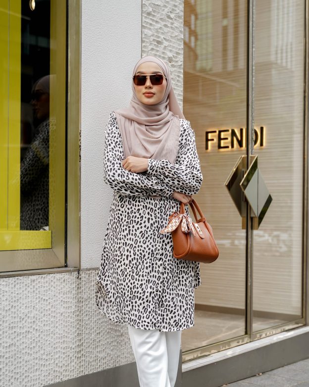 Blouse Nazuha - Whitey Cheeta