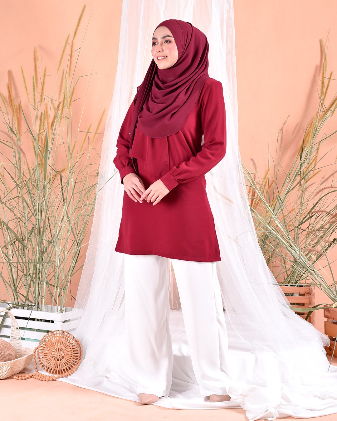 Blouse Ruffle Naomi - Ruby Red