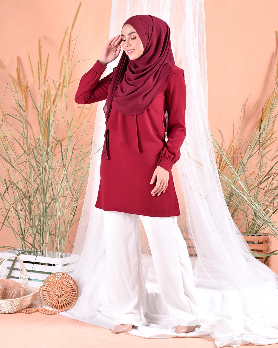 Blouse Ruffle Naomi - Ruby Red