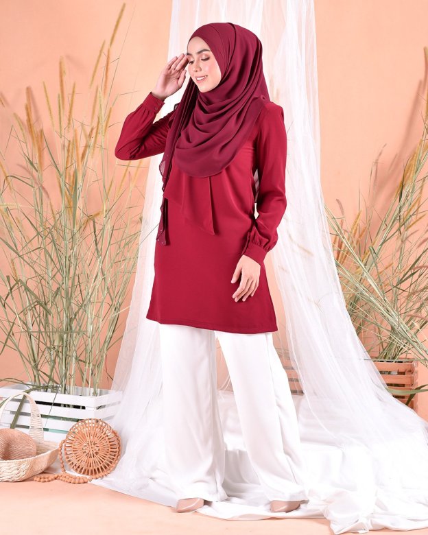 Blouse Ruffle Naomi - Ruby Red