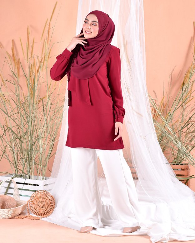 Blouse Ruffle Naomi - Ruby Red