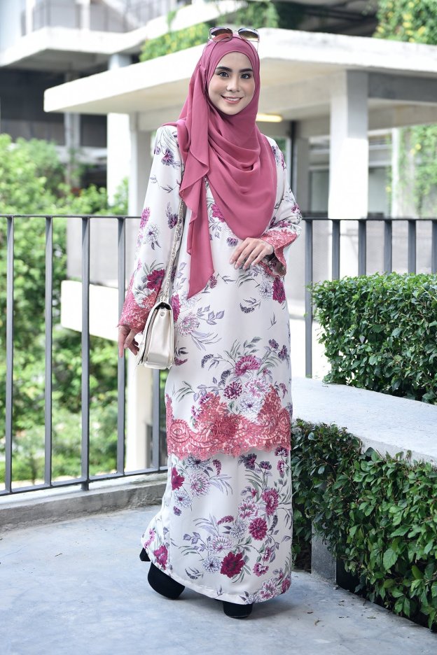 Baju Kurung Lace Damia - Pink