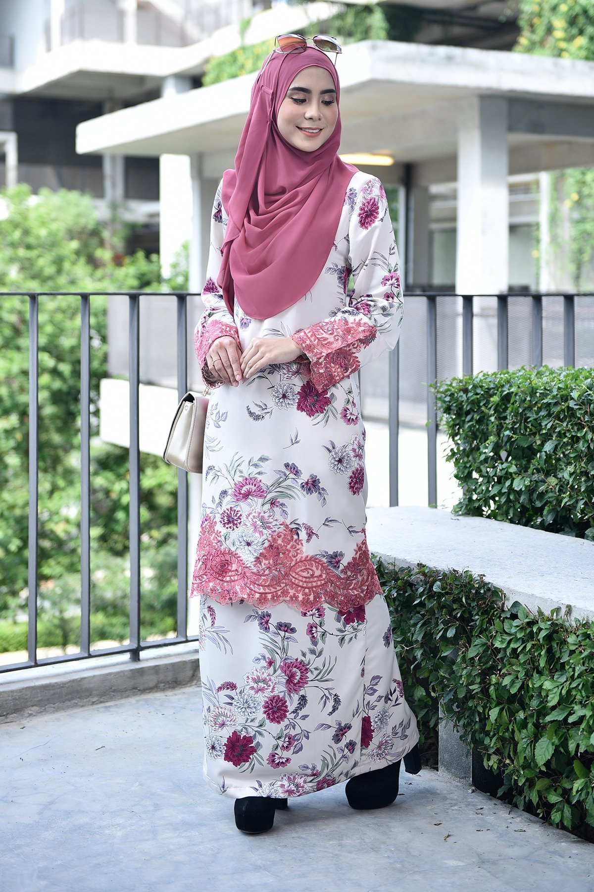Baju Kurung Lace Damia - Pink