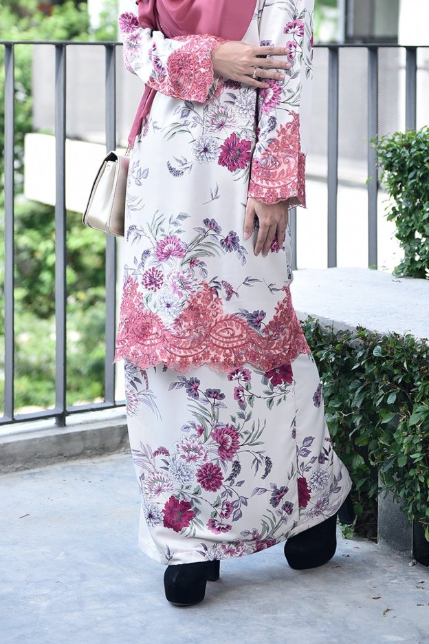 Baju Kurung Lace Damia - Pink