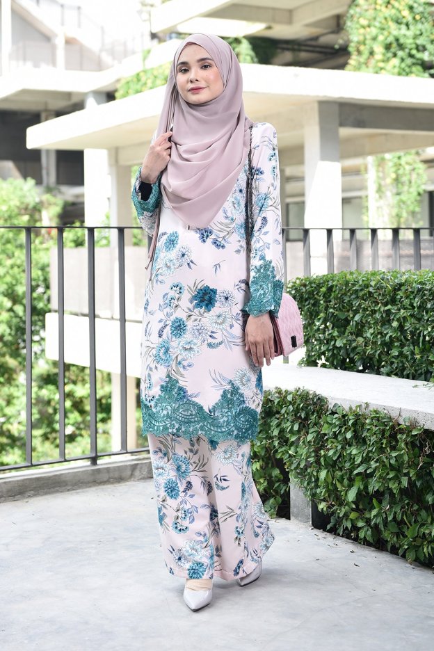 Baju Kurung Lace Damia - Cream