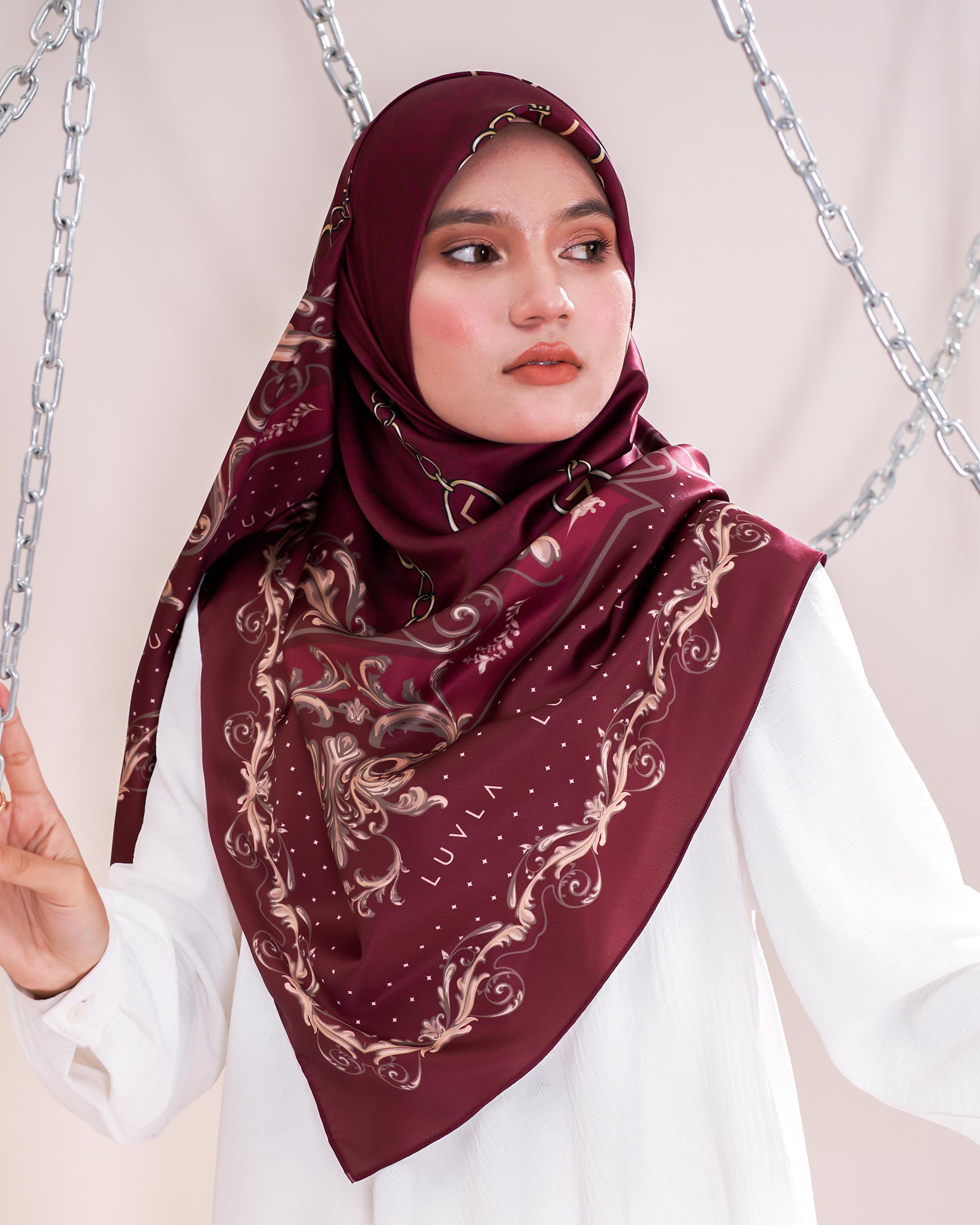 Tudung Bawal Satin Chainz