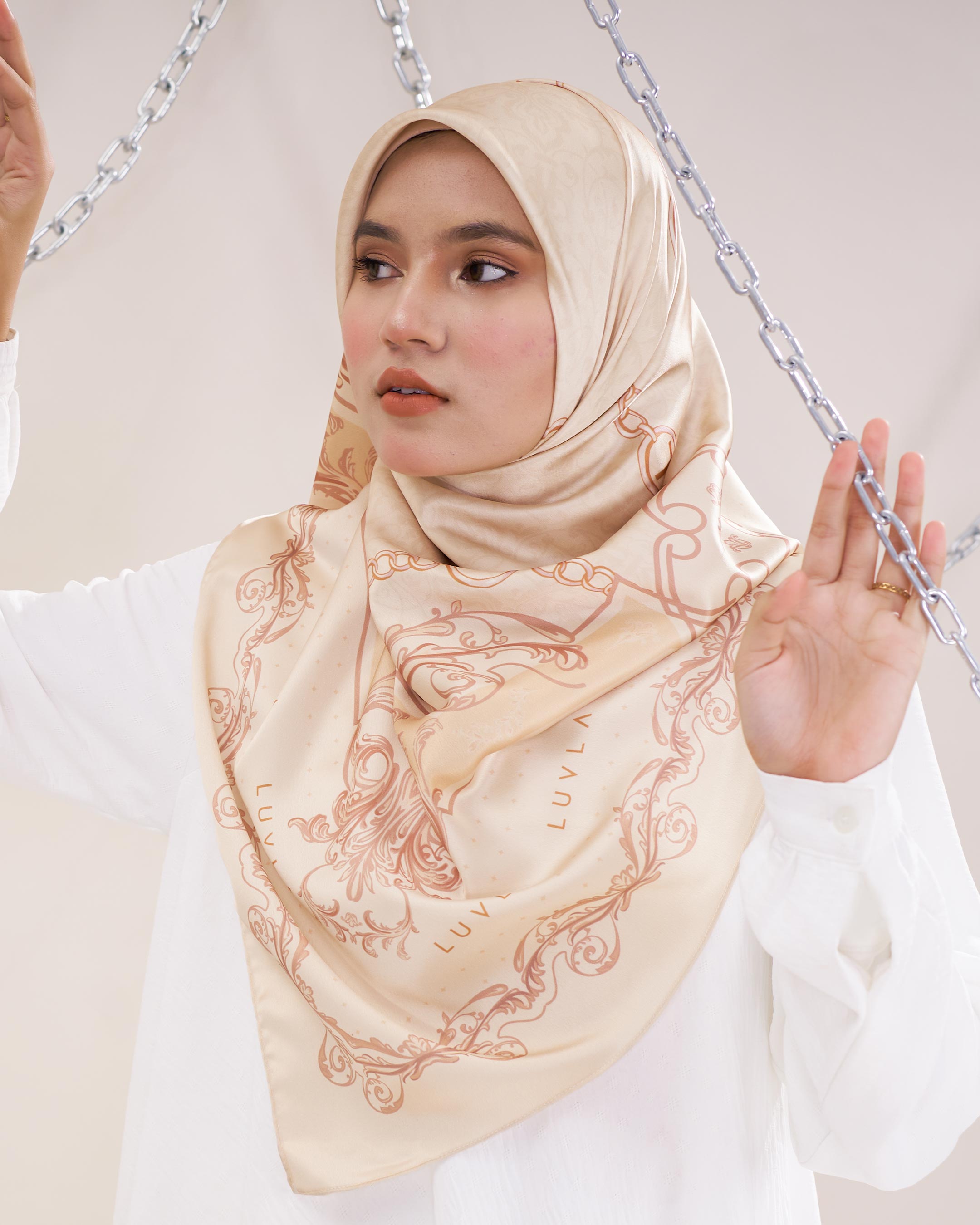 Tudung Bawal Satin Chainz