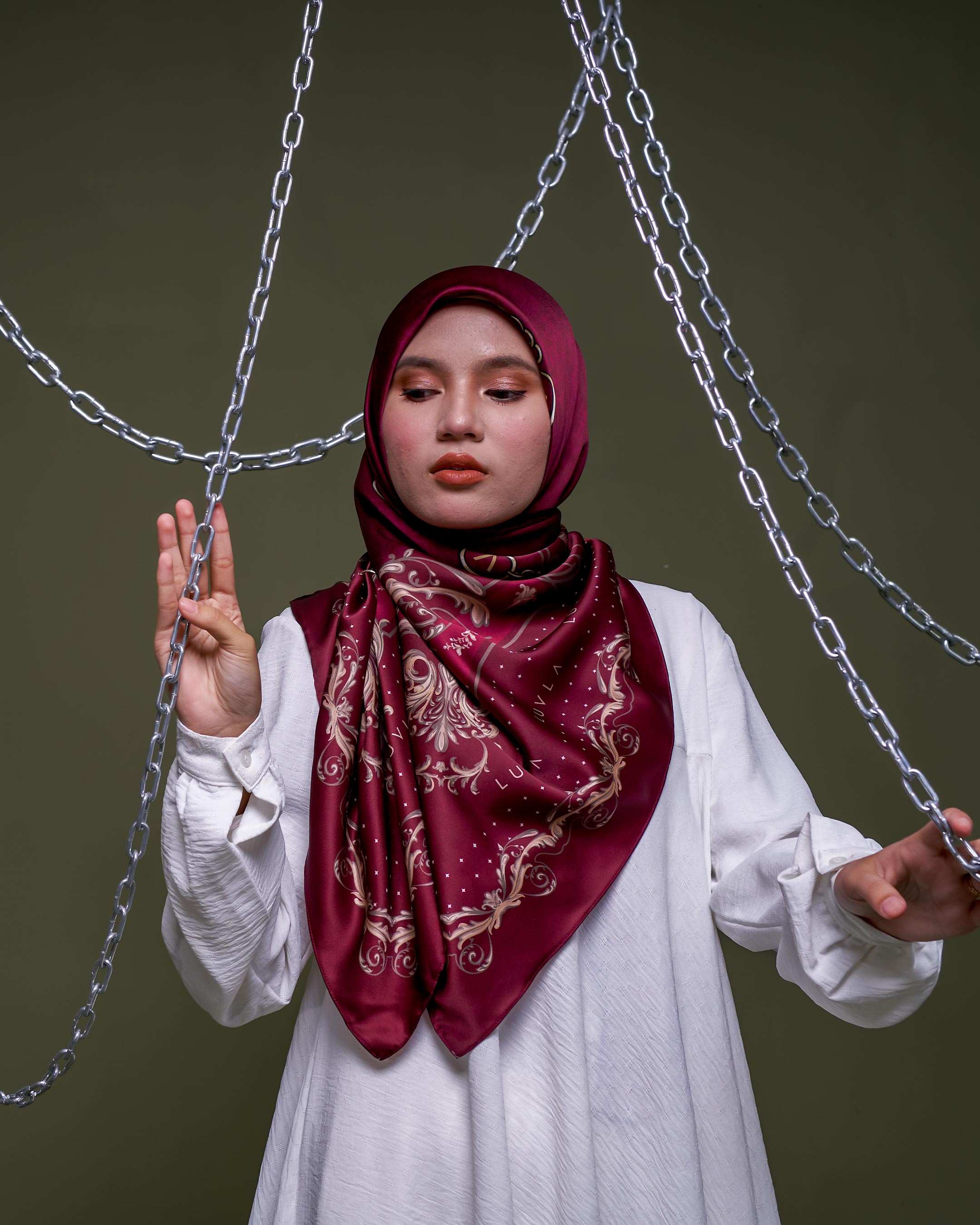 Tudung Bawal Satin Chainz