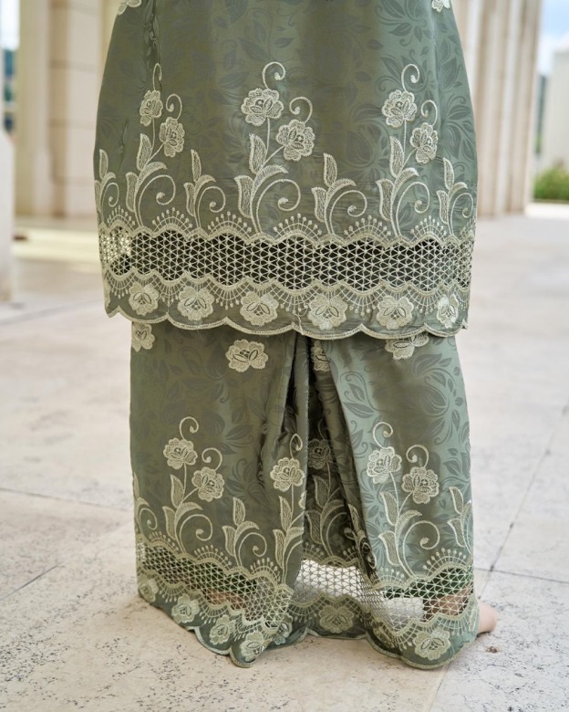 Baju Kurung Sulam Jacquard Akira Lotus