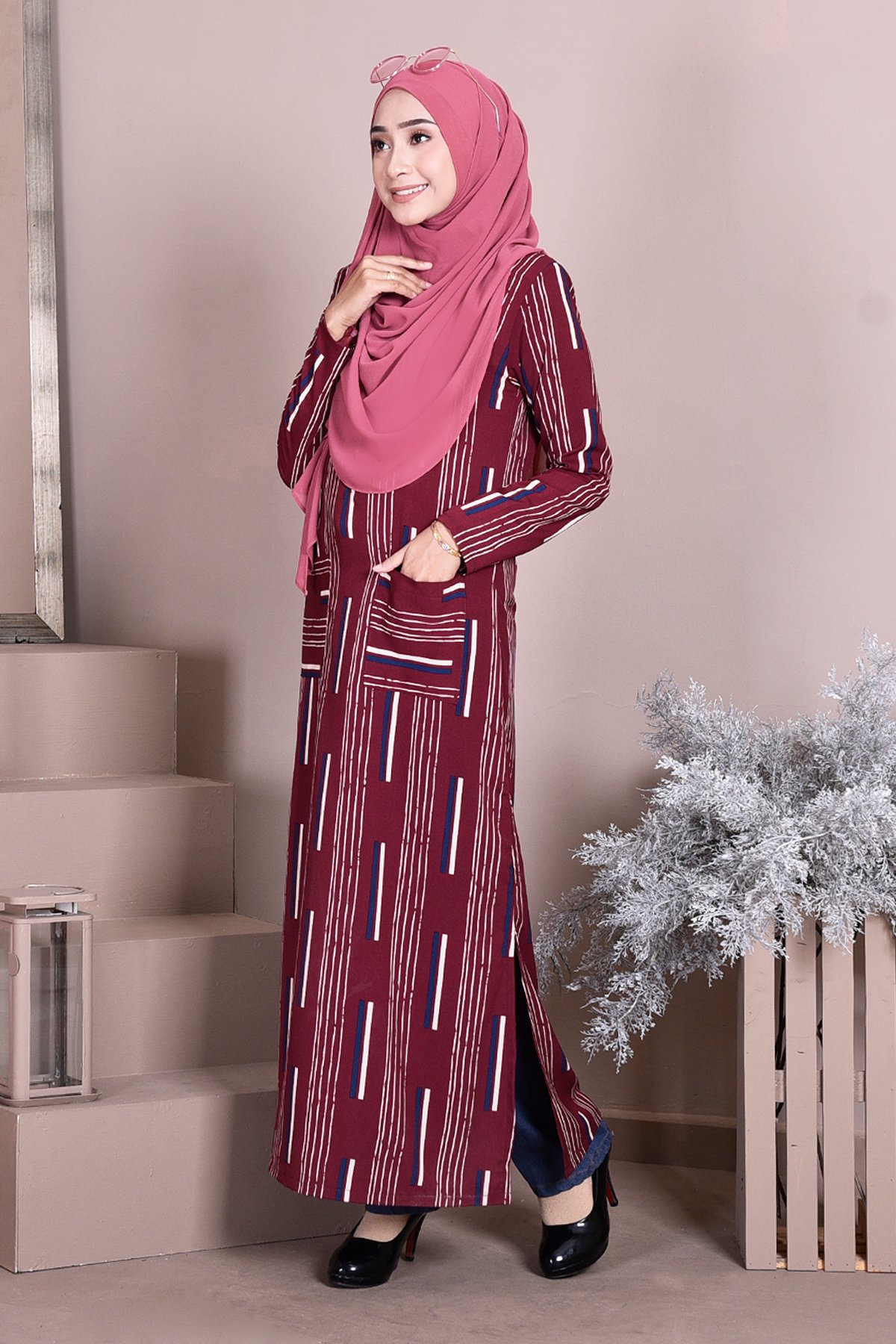 Dress Medi Long Slit Scarlet - Scarlet Red