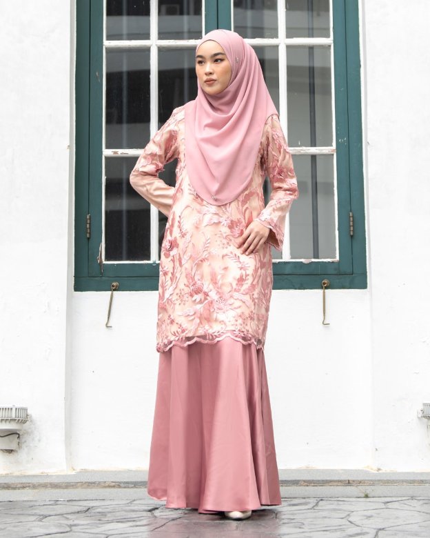 Baju Kurung Lace Afrina - Creamy Pink