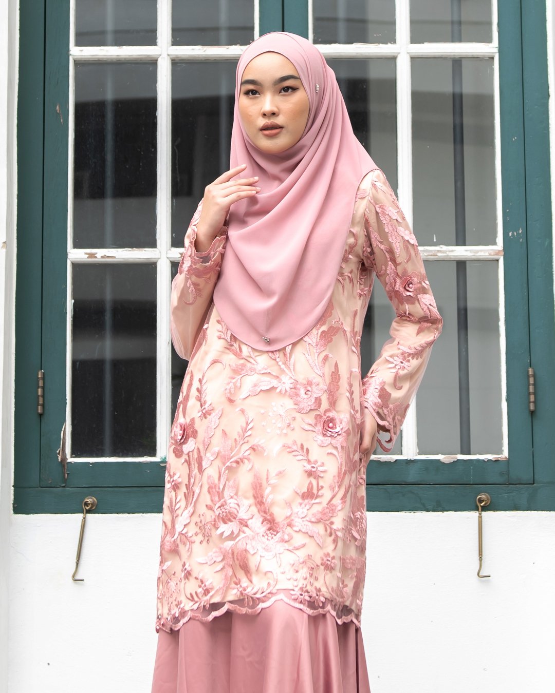 Baju Kurung Lace Afrina - Creamy Pink