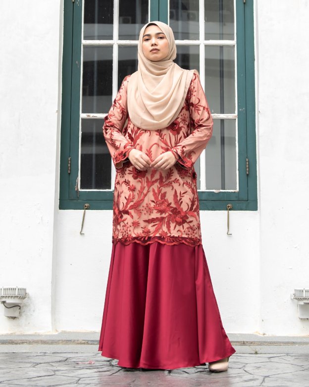 Baju Kurung Lace Afrina - Crimson Red