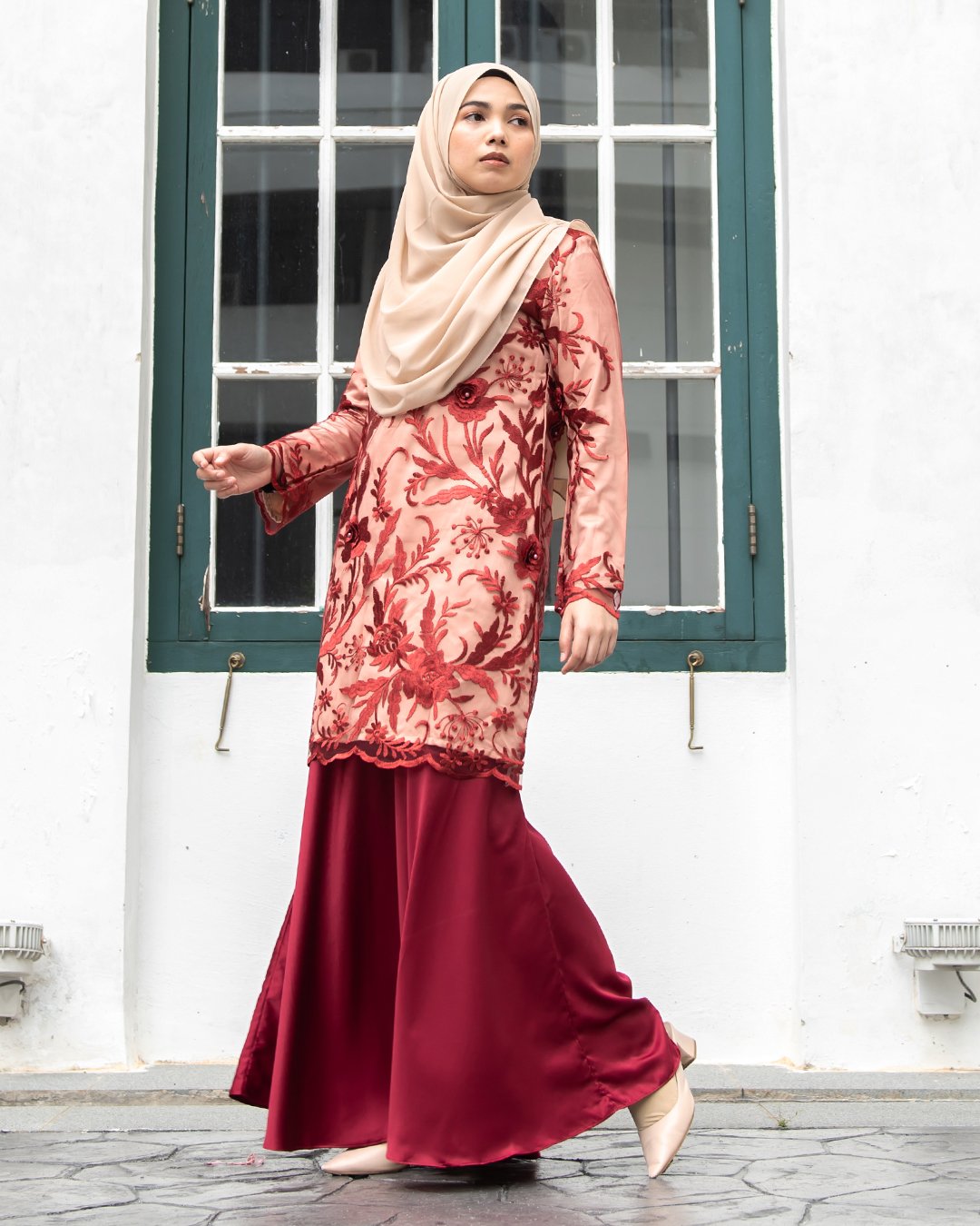 Baju Kurung Lace Afrina - Crimson Red