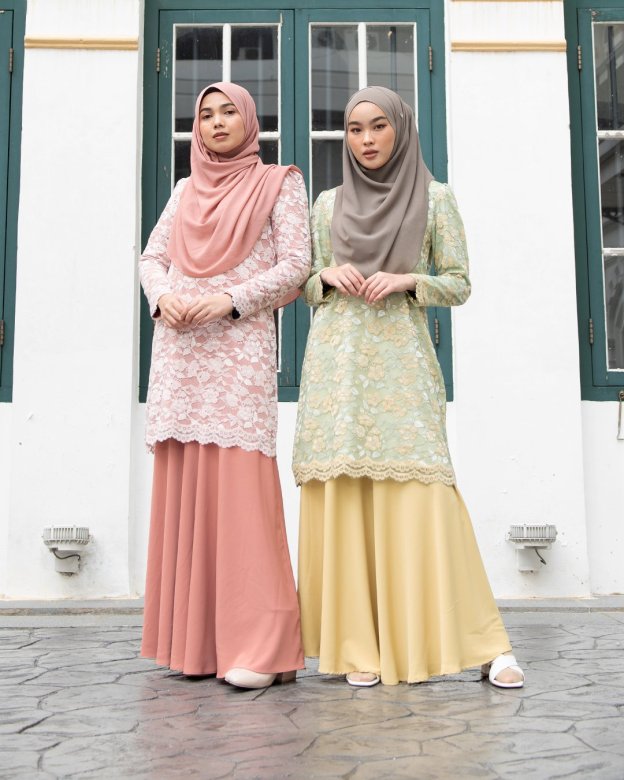 Baju Kurung Lace Aleeya - Dark Salmon