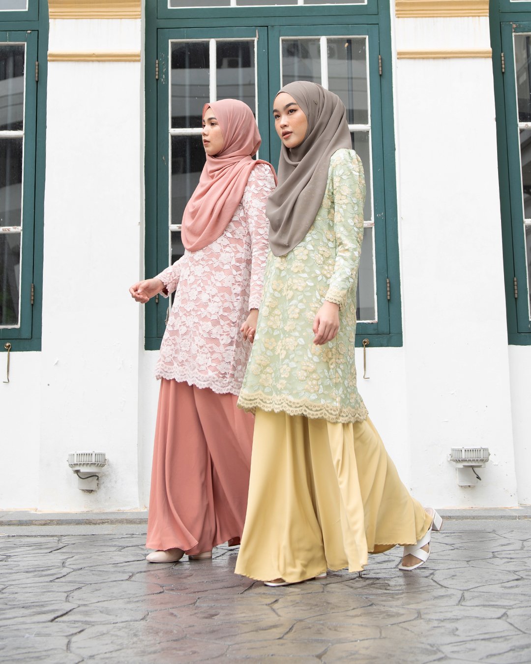 Baju Kurung Lace Aleeya - Dark Salmon