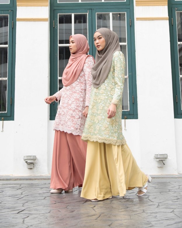 Baju Kurung Lace Aleeya - Dark Salmon