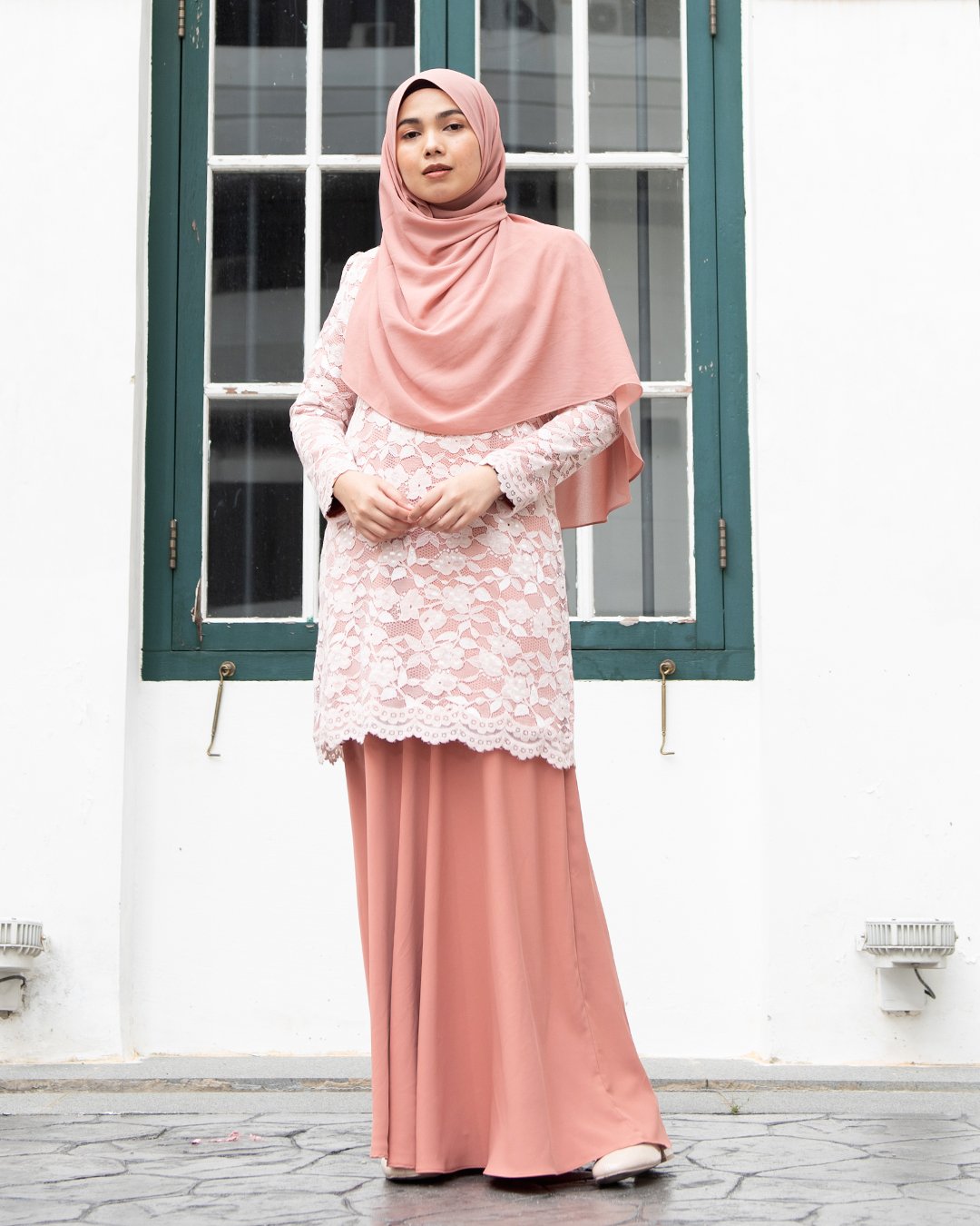 Baju Kurung Lace Aleeya - Dark Salmon
