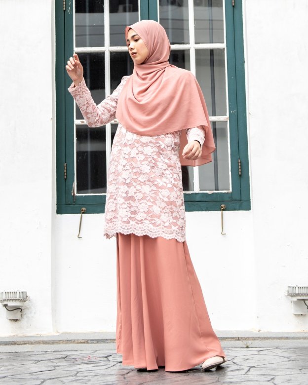 Baju Kurung Lace Aleeya - Dark Salmon