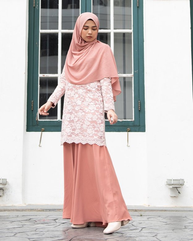 Baju Kurung Lace Aleeya - Dark Salmon