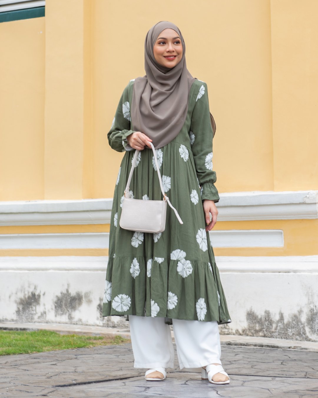 Dress Medi Ruffle Pacquita - Pine Green