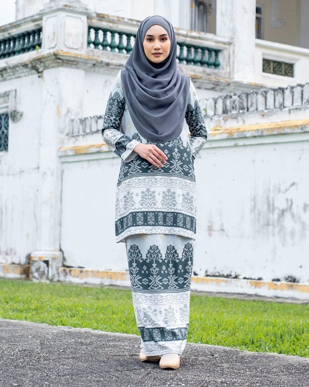 Baju Kurung Batik Renila - Basil Green