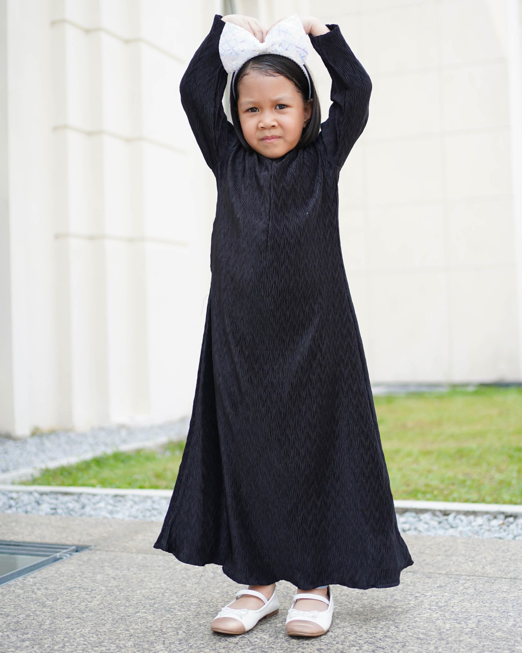 Abaya Pleated Ulyana Kids - Matte Black