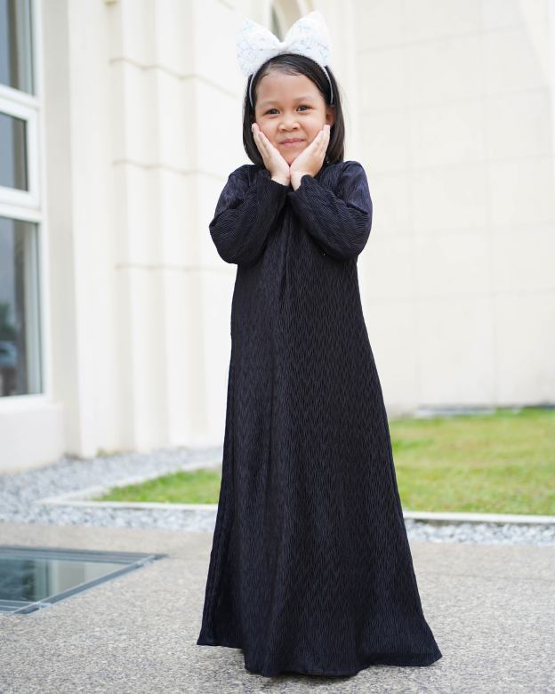 Abaya Pleated Ulyana Kids - Matte Black