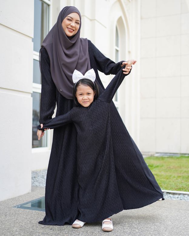 Abaya Pleated Ulyana Kids - Matte Black