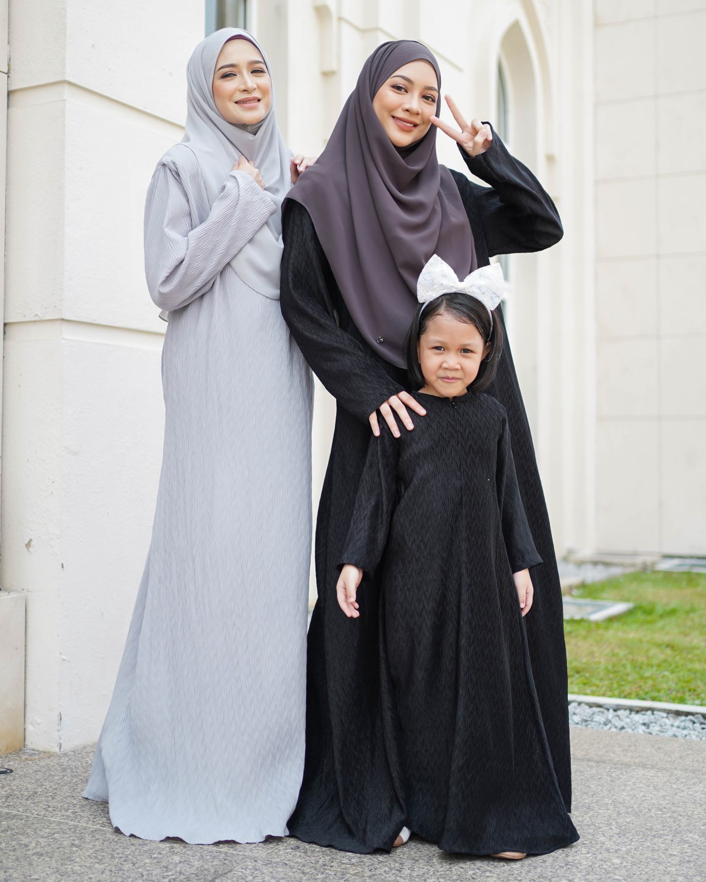 Abaya Pleated Ulyana Kids - Matte Black