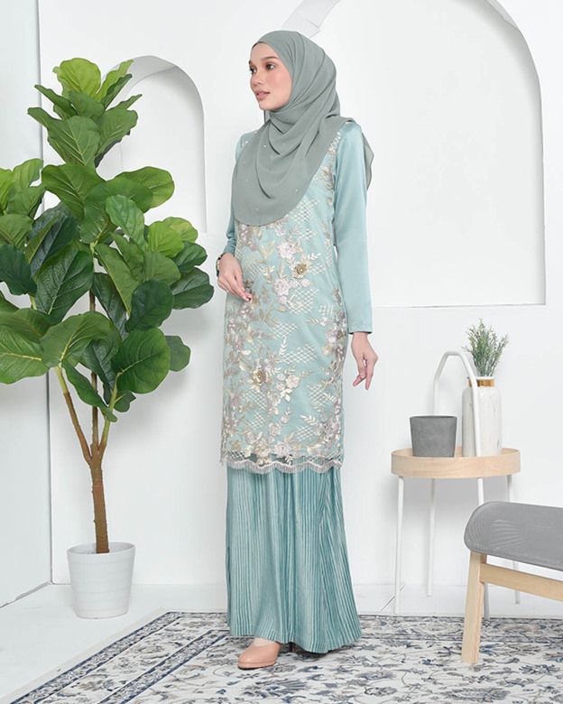 Baju Kurung Lace Pleated Aeni - Pistachio Green