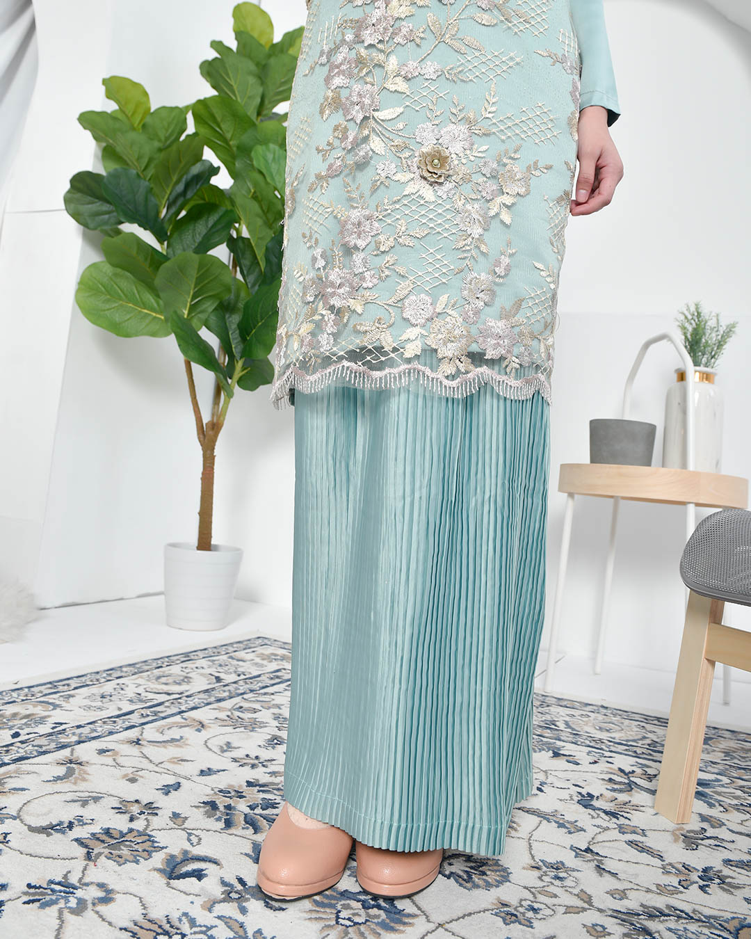 Baju Kurung Lace Pleated Aeni - Pistachio Green