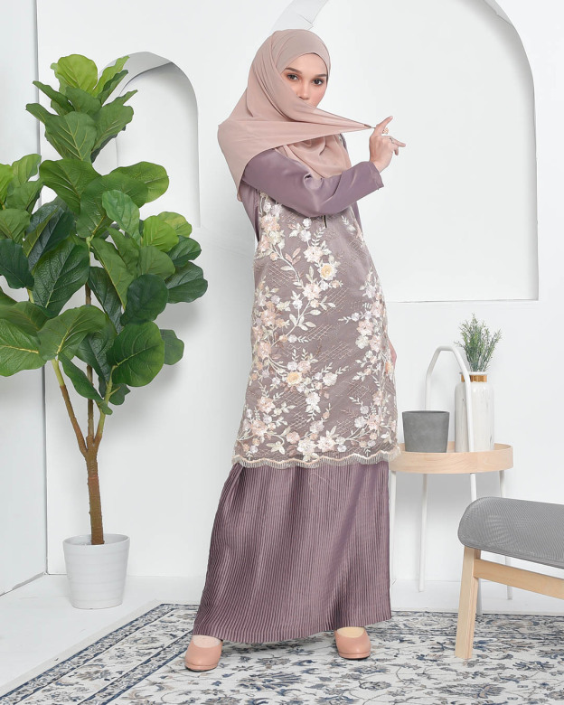 Baju Kurung Lace Pleated Aeni - Espresso Brown
