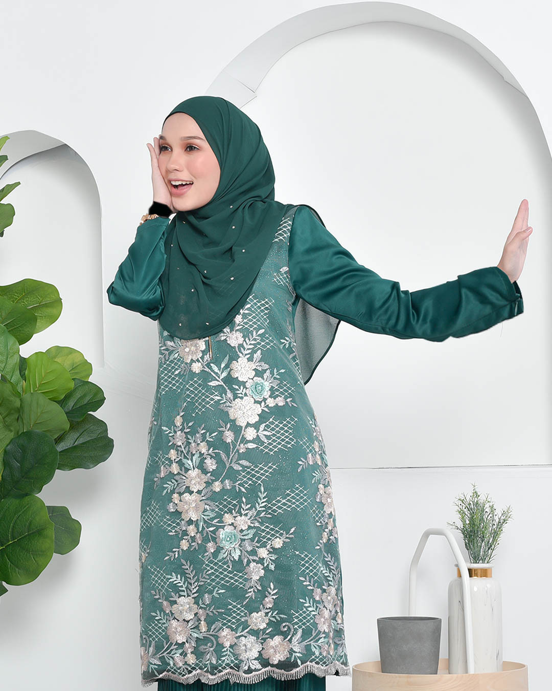 Baju Kurung Lace Pleated Aeni - Zamrud Green