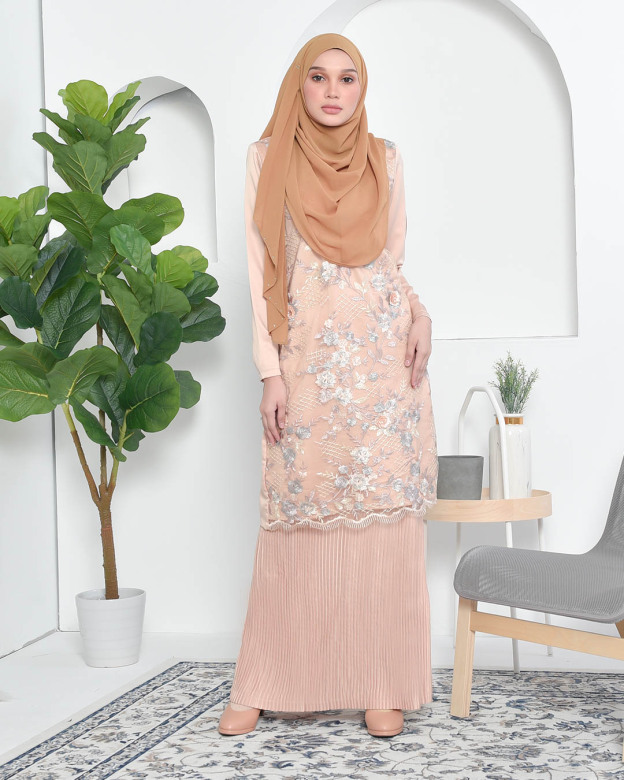 Baju Kurung Lace Pleated Aeni - Gold Dust