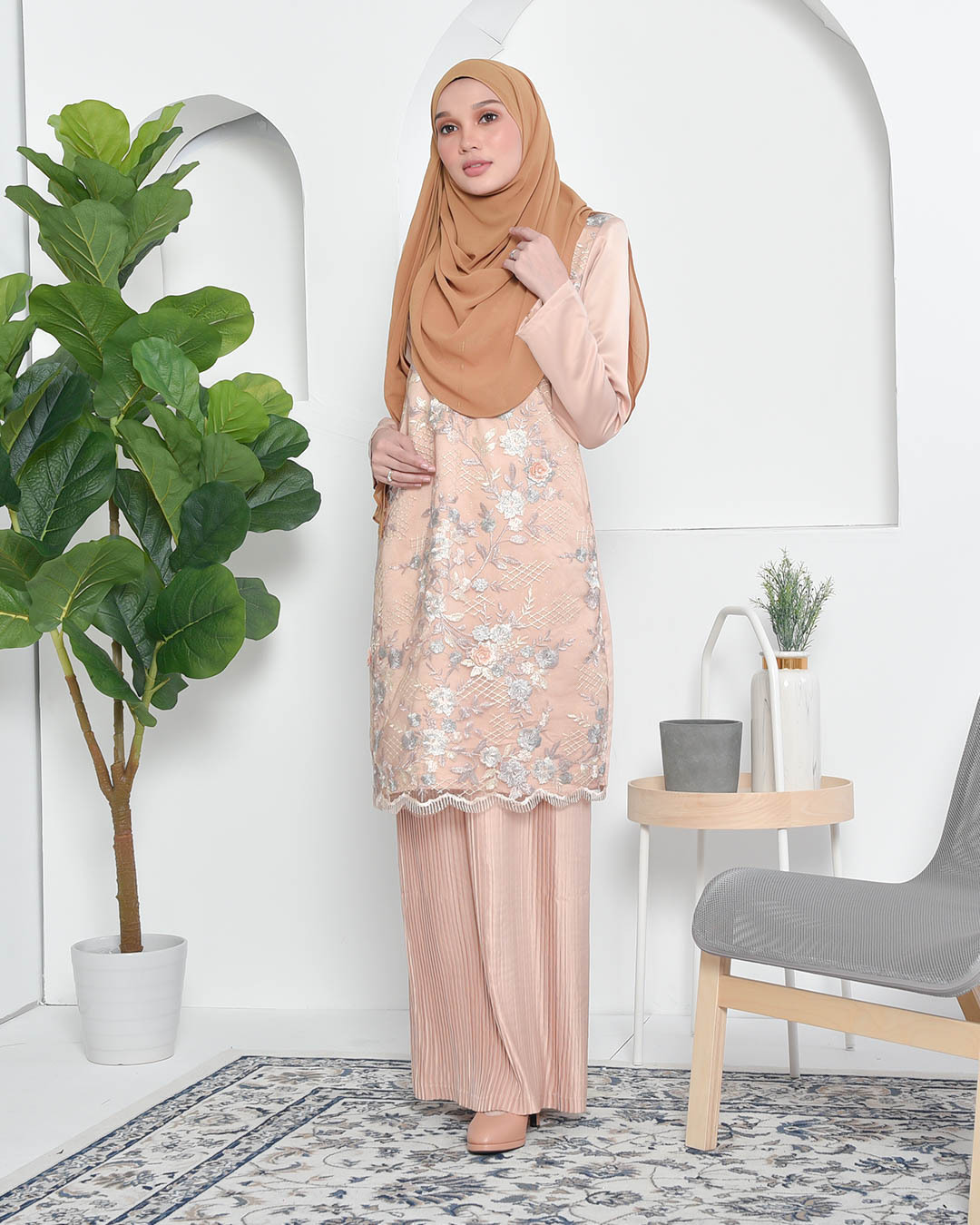 Baju Kurung Lace Pleated Aeni - Gold Dust