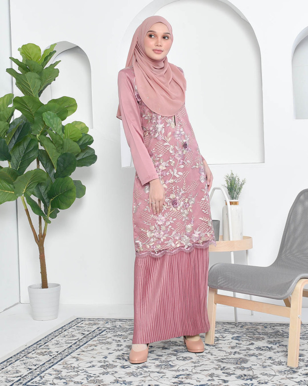 Baju Kurung Lace Pleated Aeni - Thulian Pink