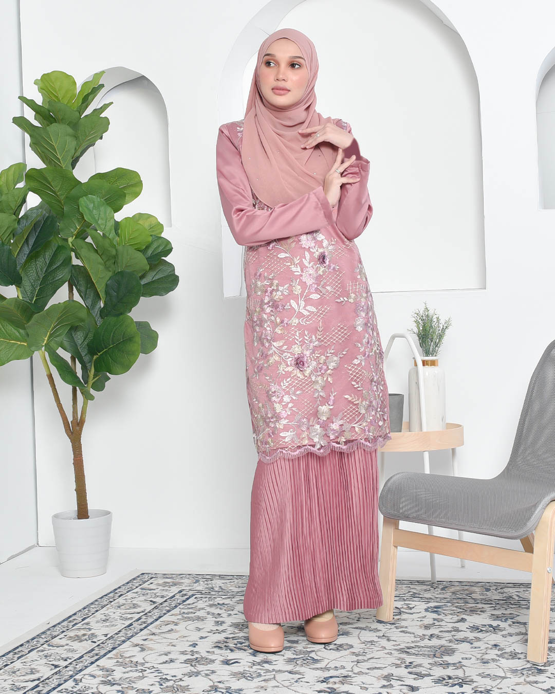 Baju Kurung Lace Pleated Aeni - Thulian Pink