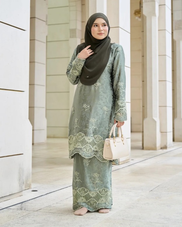 Baju Kurung Sulam Jacquard Akira Lotus