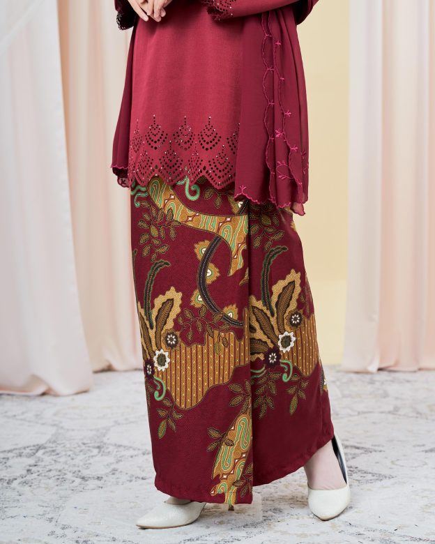 Baju Kurung Batik Lasercut Hanifa - Maroon