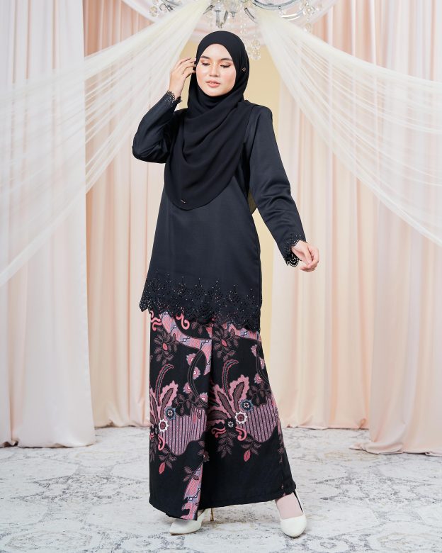 Baju Kurung Batik Lasercut Hanifa - Matte Black