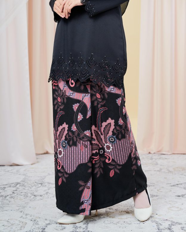 Baju Kurung Batik Lasercut Hanifa - Matte Black