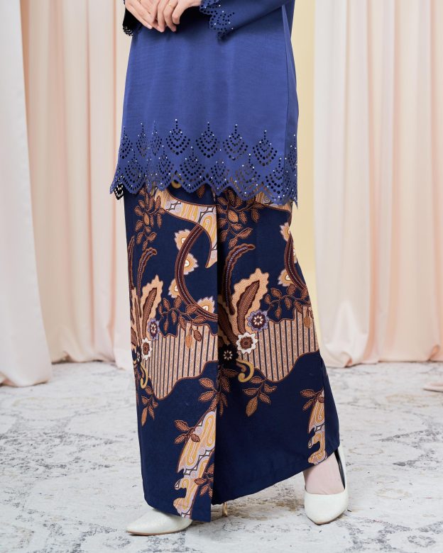 Baju Kurung Batik Lasercut Hanifa - Navy Blue