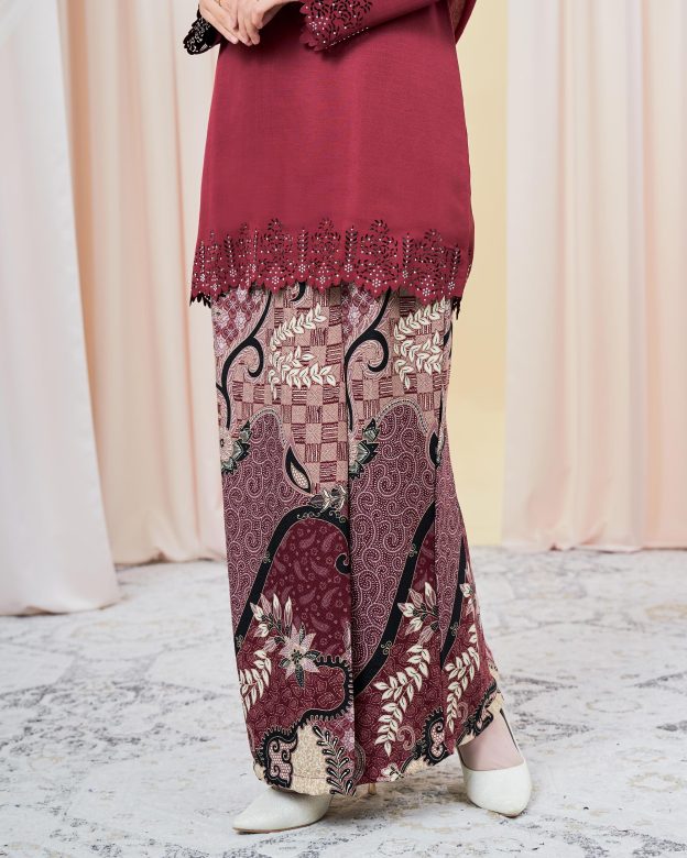 Baju Kurung Batik Lasercut Helda - Maroon