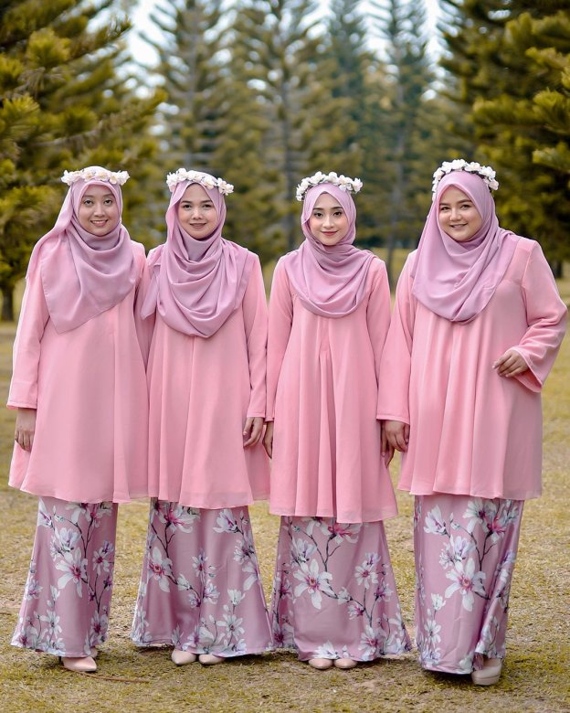 Baju Kurung Barbie Clairemont - White