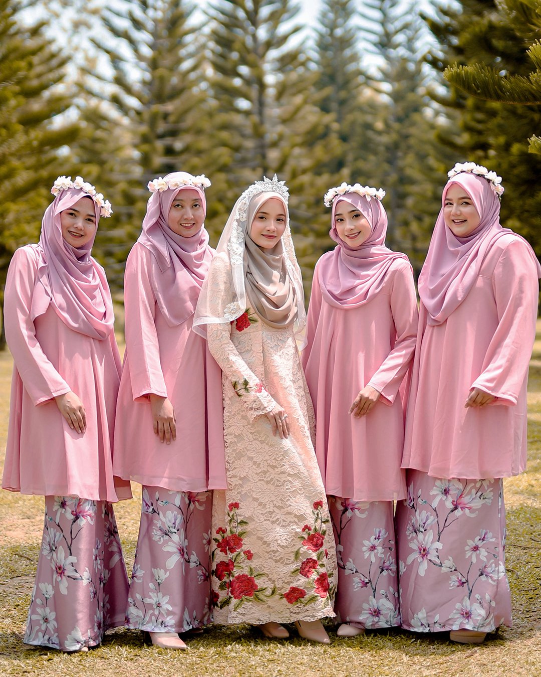 Baju Kurung Barbie Clairemont - White
