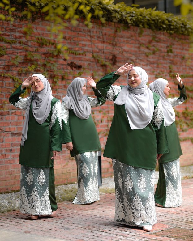 Baju Kurung Lace Mathilde - Amour Grey