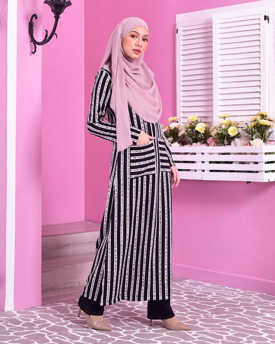 Dress Medi Long Slit Sonia - Black