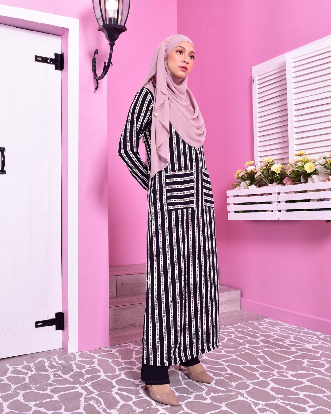 Dress Medi Long Slit Sonia - Black